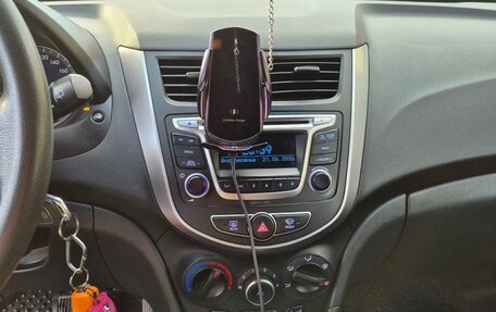 Hyundai Solaris II рестайлинг, 2015 год, 920 000 рублей, 7 фотография