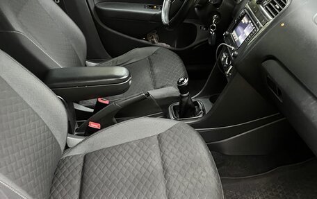 Volkswagen Polo VI (EU Market), 2018 год, 1 050 000 рублей, 4 фотография