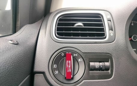 Volkswagen Polo VI (EU Market), 2011 год, 860 000 рублей, 15 фотография