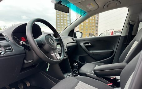 Volkswagen Polo VI (EU Market), 2012 год, 700 000 рублей, 11 фотография
