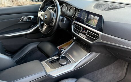 BMW 3 серия, 2020 год, 3 650 000 рублей, 10 фотография