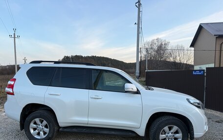 Toyota Land Cruiser Prado 150 рестайлинг 2, 2015 год, 3 550 000 рублей, 11 фотография