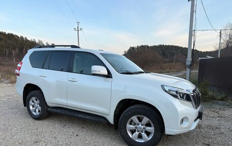 Toyota Land Cruiser Prado 150 рестайлинг 2, 2015 год, 3 550 000 рублей, 19 фотография