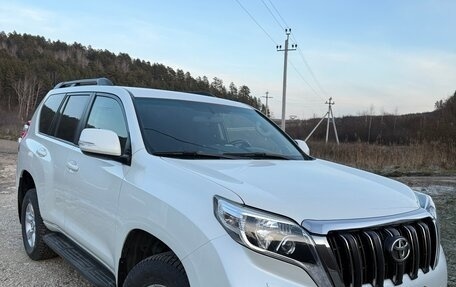 Toyota Land Cruiser Prado 150 рестайлинг 2, 2015 год, 3 550 000 рублей, 20 фотография