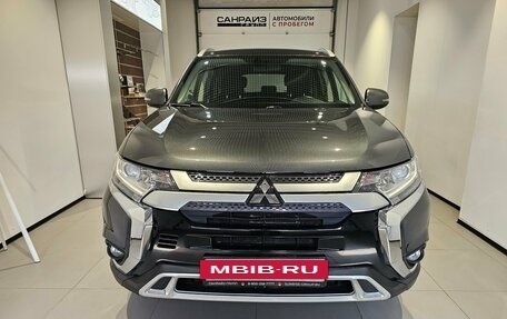 Mitsubishi Outlander III рестайлинг 3, 2020 год, 1 849 000 рублей, 2 фотография