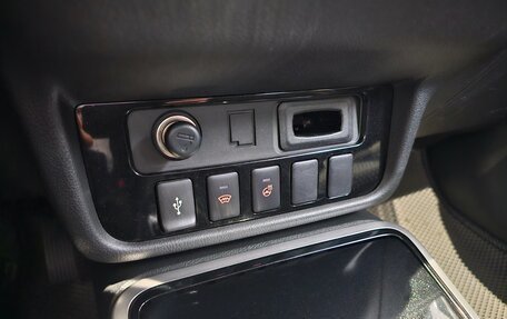 Mitsubishi Outlander III рестайлинг 3, 2020 год, 1 849 000 рублей, 10 фотография