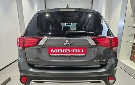 Mitsubishi Outlander III рестайлинг 3, 2020 год, 1 849 000 рублей, 5 фотография