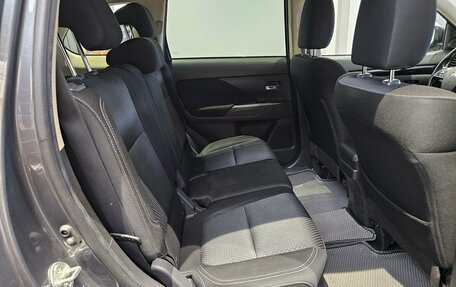 Mitsubishi Outlander III рестайлинг 3, 2020 год, 1 849 000 рублей, 16 фотография