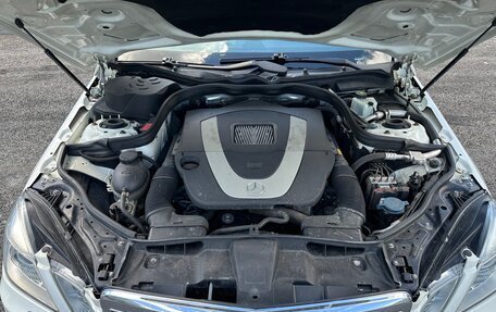 Mercedes-Benz E-Класс, 2011 год, 2 500 000 рублей, 26 фотография