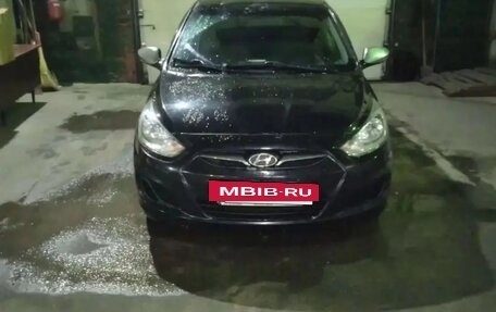 Hyundai Solaris II рестайлинг, 2013 год, 600 000 рублей, 3 фотография