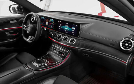 Mercedes-Benz E-Класс, 2021 год, 3 790 000 рублей, 10 фотография