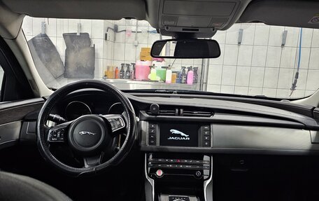 Jaguar XF II, 2016 год, 1 400 000 рублей, 15 фотография