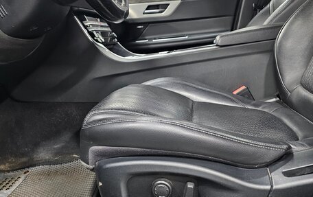 Jaguar XF II, 2016 год, 1 400 000 рублей, 14 фотография