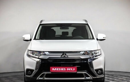 Mitsubishi Outlander III рестайлинг 3, 2019 год, 2 049 000 рублей, 2 фотография