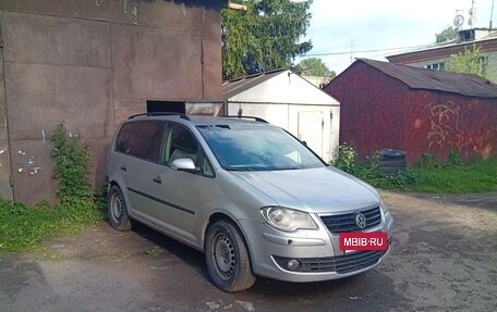 Volkswagen Touran III, 2007 год, 190 000 рублей, 2 фотография