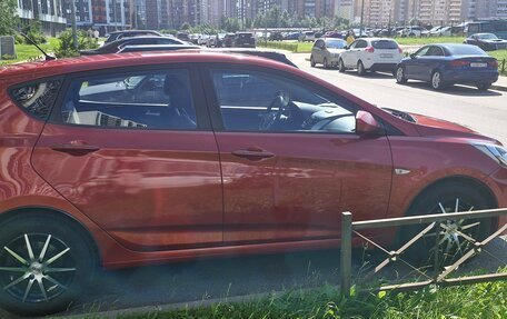 Hyundai Solaris II рестайлинг, 2011 год, 1 000 000 рублей, 4 фотография