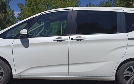 Honda Freed II, 2021 год, 1 790 000 рублей, 4 фотография