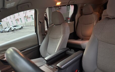 Toyota Sienna, 2020 год, 3 449 000 рублей, 13 фотография