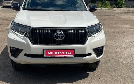Toyota Land Cruiser Prado 150 рестайлинг 2, 2021 год, 6 500 000 рублей, 1 фотография