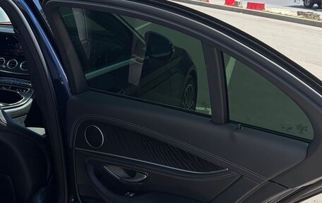 Mercedes-Benz E-Класс, 2020 год, 3 900 000 рублей, 32 фотография
