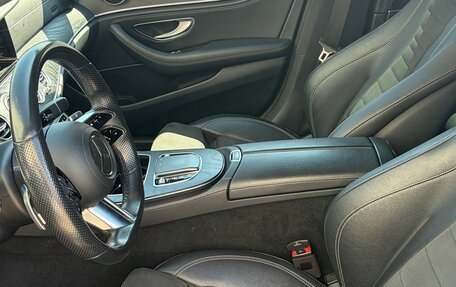 Mercedes-Benz E-Класс, 2020 год, 3 900 000 рублей, 23 фотография