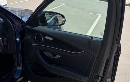 Mercedes-Benz E-Класс, 2020 год, 3 900 000 рублей, 33 фотография