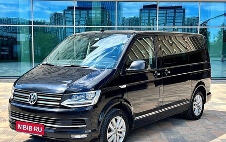 Volkswagen Multivan T6 рестайлинг, 2018 год, 3 700 000 рублей, 2 фотография