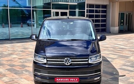 Volkswagen Multivan T6 рестайлинг, 2018 год, 3 700 000 рублей, 4 фотография