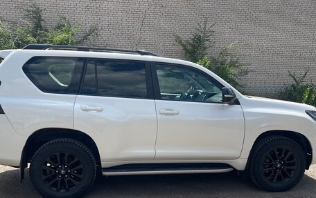 Toyota Land Cruiser Prado 150 рестайлинг 2, 2021 год, 6 500 000 рублей, 3 фотография
