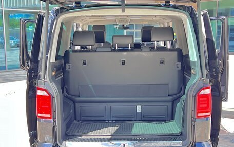 Volkswagen Multivan T6 рестайлинг, 2018 год, 3 700 000 рублей, 11 фотография