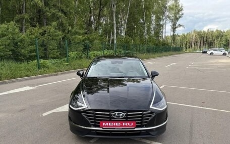 Hyundai Sonata VIII, 2019 год, 2 250 000 рублей, 2 фотография