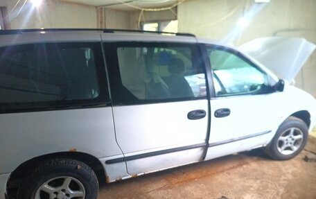 Chrysler Voyager III, 1996 год, 65 000 рублей, 2 фотография