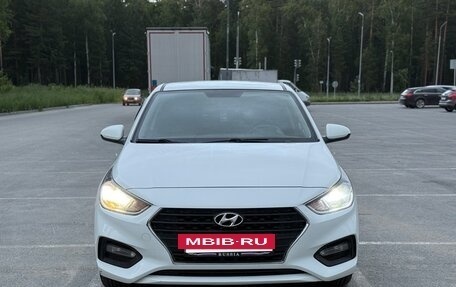 Hyundai Solaris II рестайлинг, 2017 год, 860 000 рублей, 2 фотография
