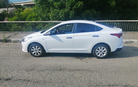 Hyundai Solaris II рестайлинг, 2022 год, 1 400 000 рублей, 1 фотография