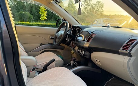 Mitsubishi Outlander III рестайлинг 3, 2008 год, 1 250 000 рублей, 8 фотография