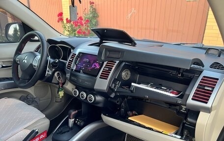 Mitsubishi Outlander III рестайлинг 3, 2008 год, 1 250 000 рублей, 9 фотография