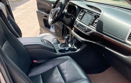 Toyota Highlander III, 2014 год, 3 100 000 рублей, 14 фотография