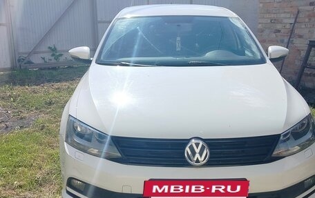 Volkswagen Jetta VI, 2015 год, 950 000 рублей, 2 фотография