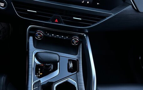 Geely Tugella FY11, 2022 год, 2 700 000 рублей, 18 фотография