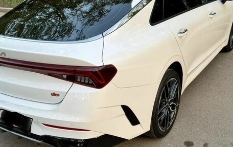 KIA K5, 2022 год, 2 400 000 рублей, 10 фотография