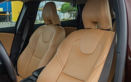 Volvo V40 Cross Country I, 2019 год, 2 100 000 рублей, 7 фотография