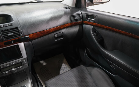 Toyota Avensis III рестайлинг, 2005 год, 729 000 рублей, 18 фотография
