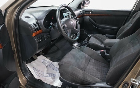 Toyota Avensis III рестайлинг, 2005 год, 729 000 рублей, 15 фотография