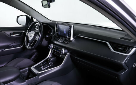 Toyota RAV4, 2019 год, 2 290 000 рублей, 12 фотография