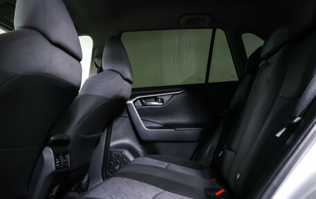 Toyota RAV4, 2019 год, 2 290 000 рублей, 13 фотография