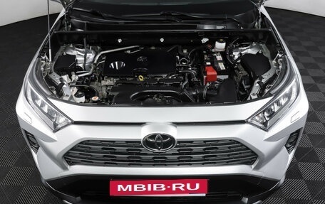 Toyota RAV4, 2019 год, 2 290 000 рублей, 10 фотография