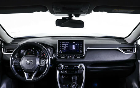 Toyota RAV4, 2019 год, 2 290 000 рублей, 18 фотография