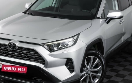 Toyota RAV4, 2019 год, 2 290 000 рублей, 23 фотография