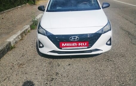 Hyundai Solaris II рестайлинг, 2022 год, 1 400 000 рублей, 3 фотография