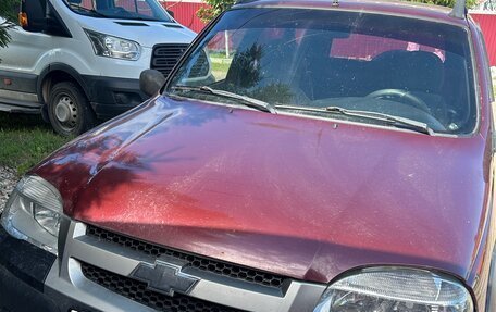 Chevrolet Niva I рестайлинг, 2005 год, 237 000 рублей, 2 фотография